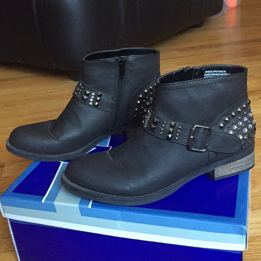 Booties - Picture 2 of 6